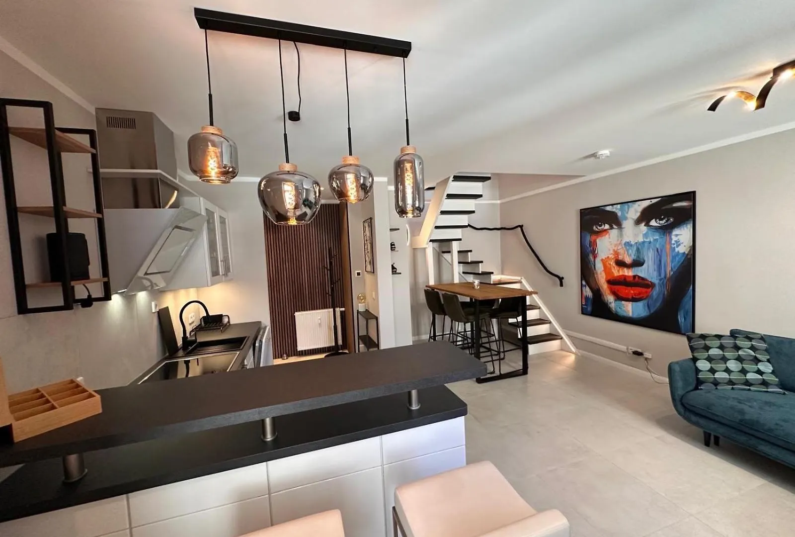 Design Apartment Auf 2 Etagen Mit Balkon Nahe Isar & Innenstadt Muenchen