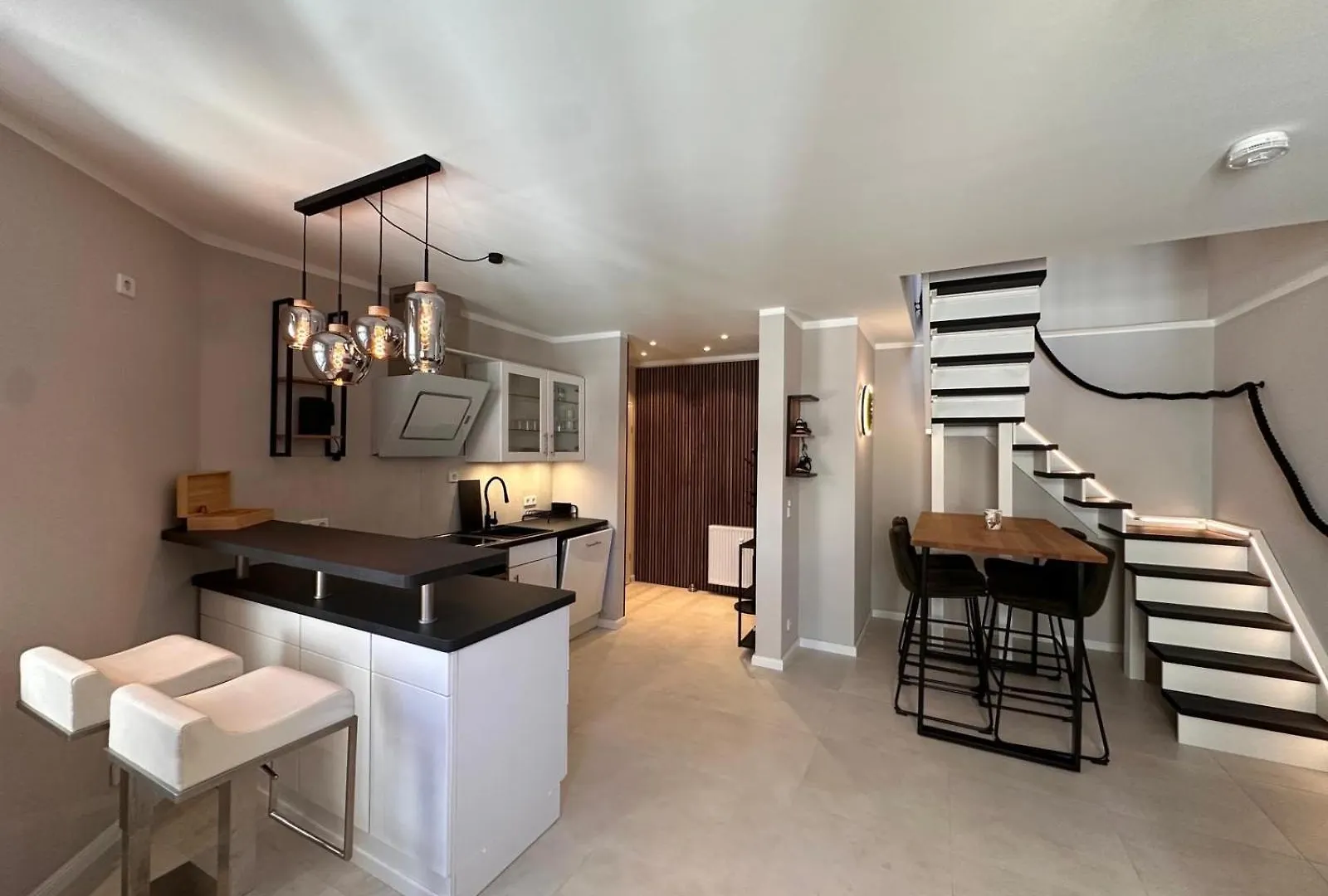 Design Apartment Auf 2 Etagen Mit Balkon Nahe Isar & Innenstadt Muenchen Germany